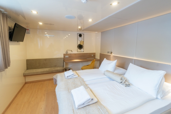 Riviera MS Adriatic Sky - Cat. A Cabin.jpg